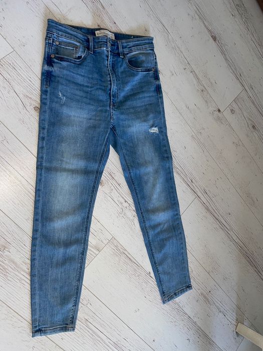 Jeansy stradivarius 40