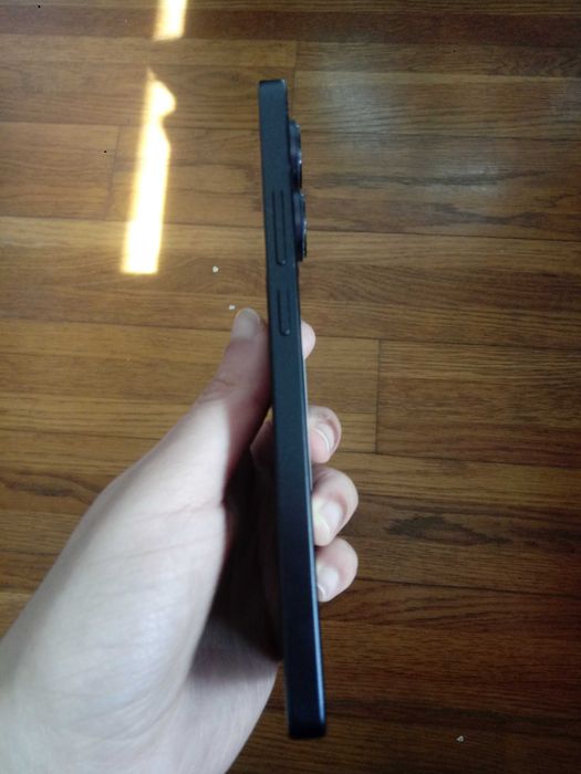 Xiaomi Redmi Note 13 para peças ou reparação.