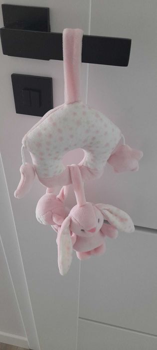 Zawieszka zabawka niemowlęca dla dziewczynki króliczek