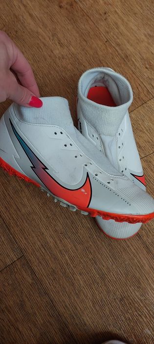 Бутси 38р і Сороканіжки Найк,39 розмір