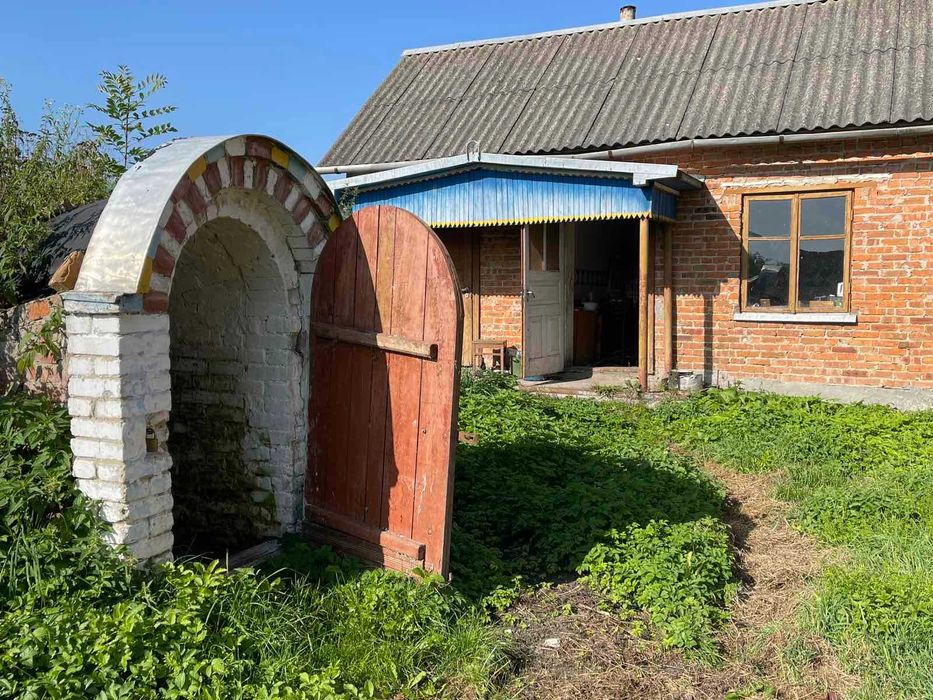 Продаж будинка та земельної ділянки в с. Якимів