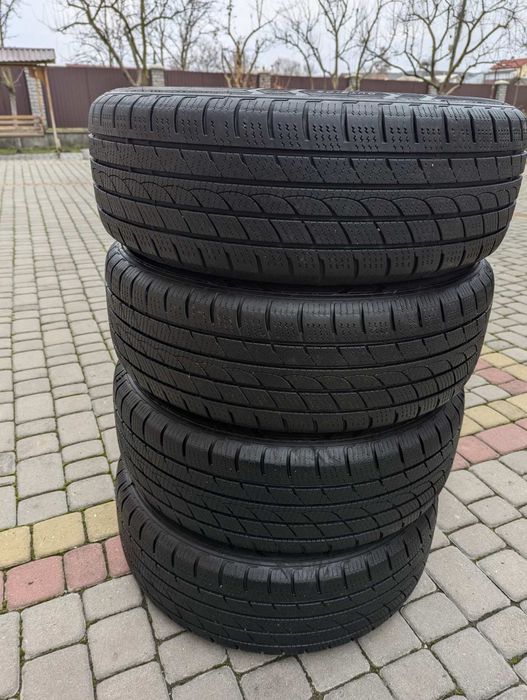 Комплект зимових шин KiA  Sorento, Hyundai  Santa  Fe 235/60  R18