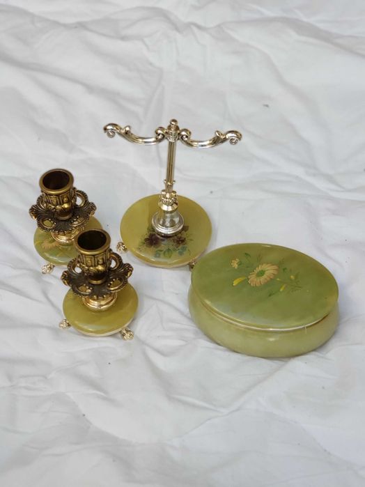 Peças decoração em cristal, porcelana, mármore. Mocho, porta-jóias