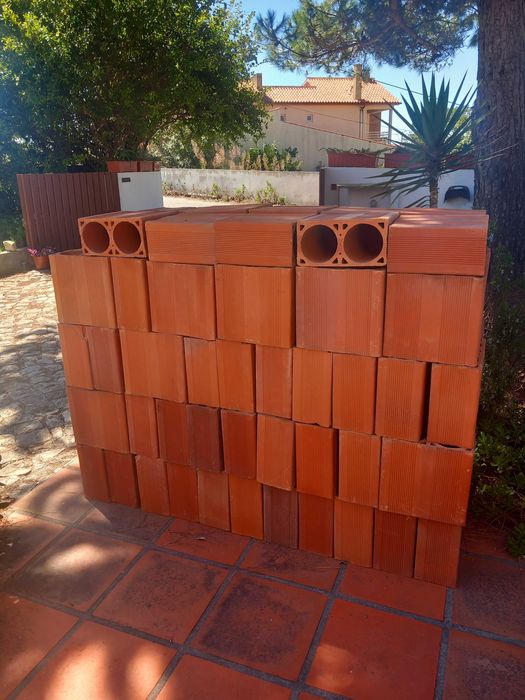 GRÁTIS Garrafeiras de barro para vinho