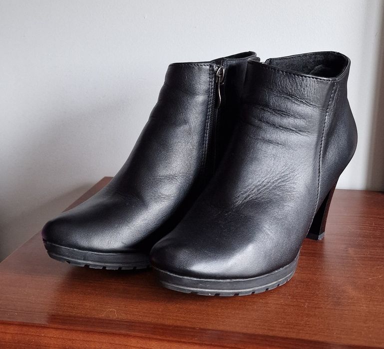 Czarne botki skórzane