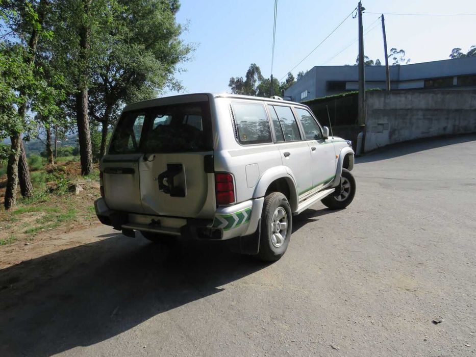 Nissan Patrol 3.0dCi de 2000 - Peças Usadas