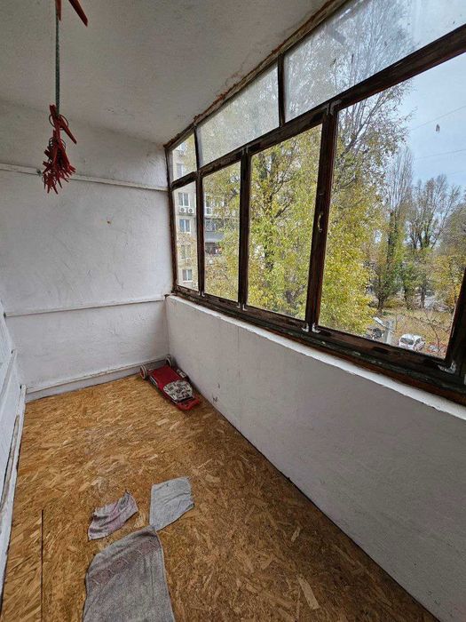 Продам 3 кімнатну квартиру  Лівий  берег вул Калинова  Образцова