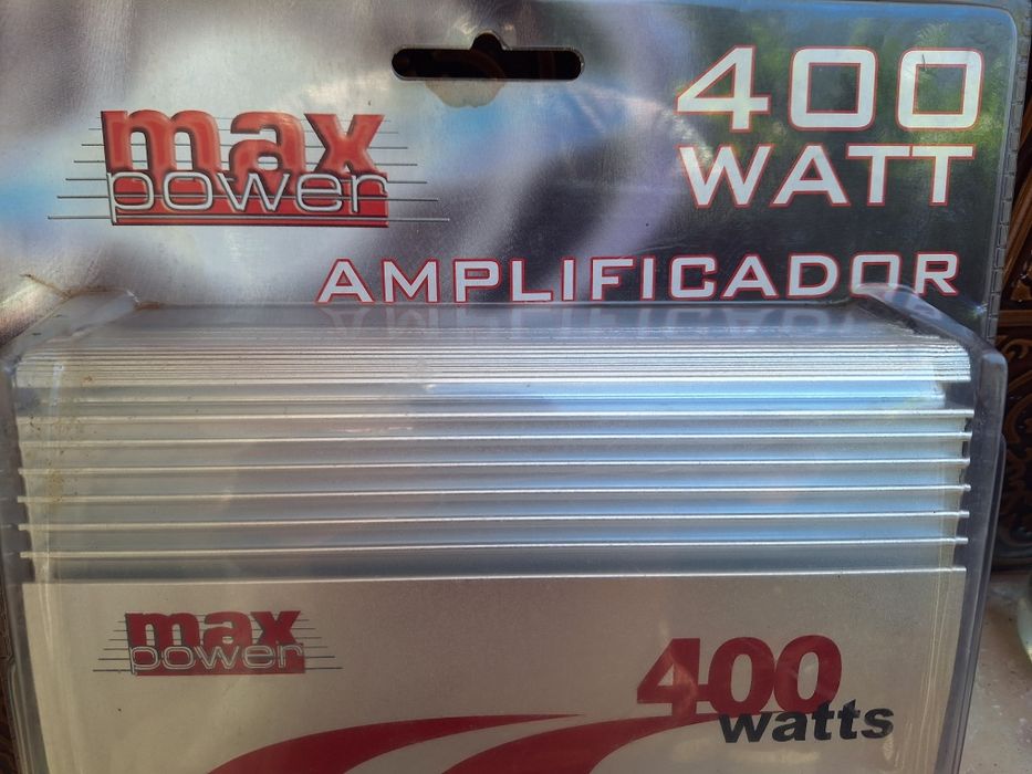 Amplificador auto com 400 W de potência. Novo
