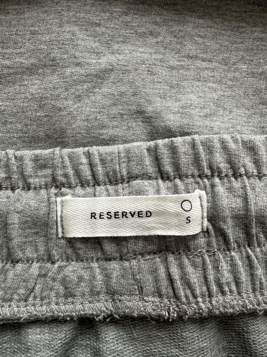 Szara damska spódnica dresowa spódniczka klasyczna basic S 36 Reserved