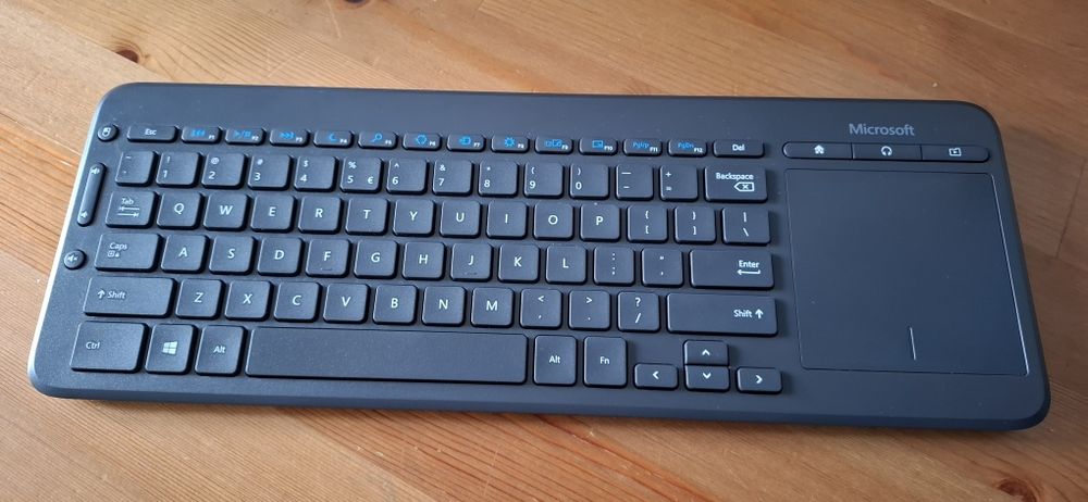 Komputer HP Z240 Tower Workstation + Monitor Benq 24 Cale + klawiatura