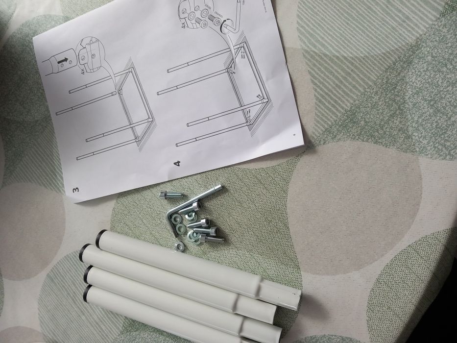 Stolik   metalowy mały