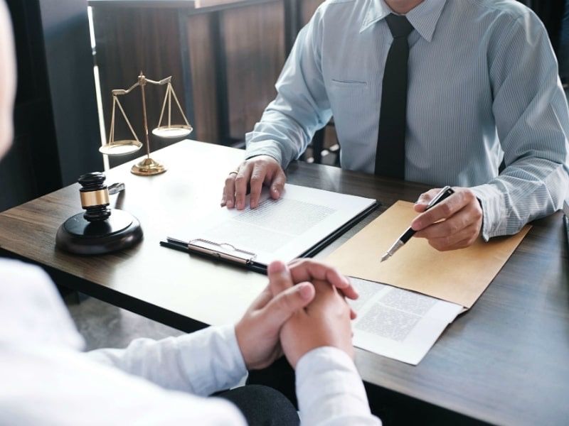 Адвокат, юрист, сімейний адвокат, автоадвокат, юридичні консультації