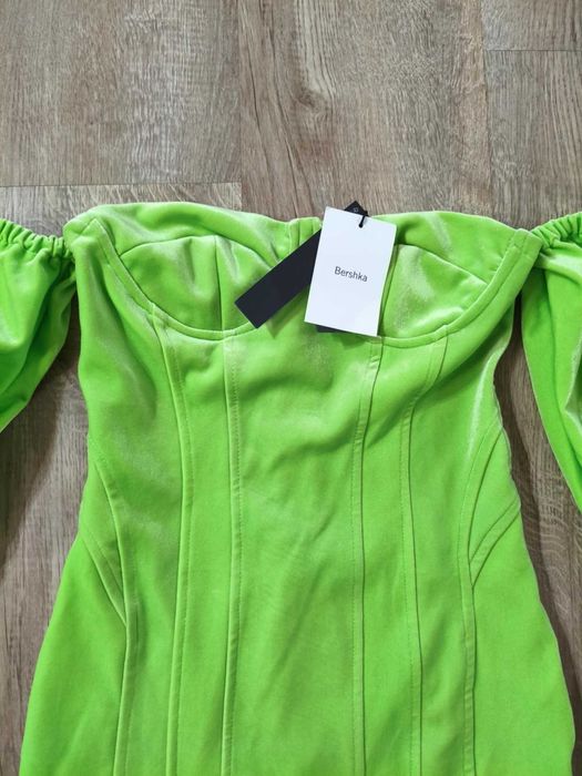 Zielona sukienka Bershka z bufkami, nowa, rozmiar S