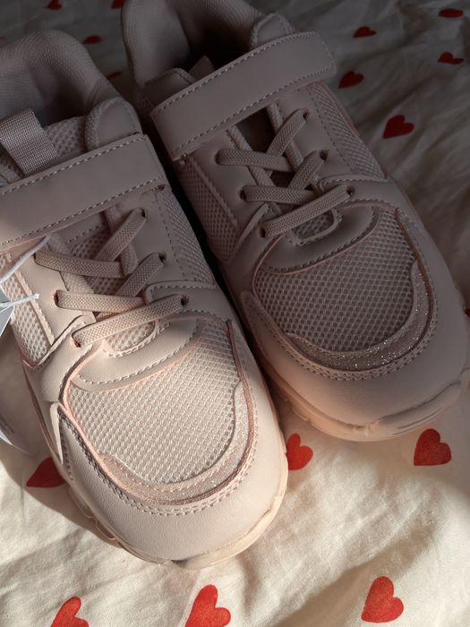 Кросівки легкі шкіряна устілка