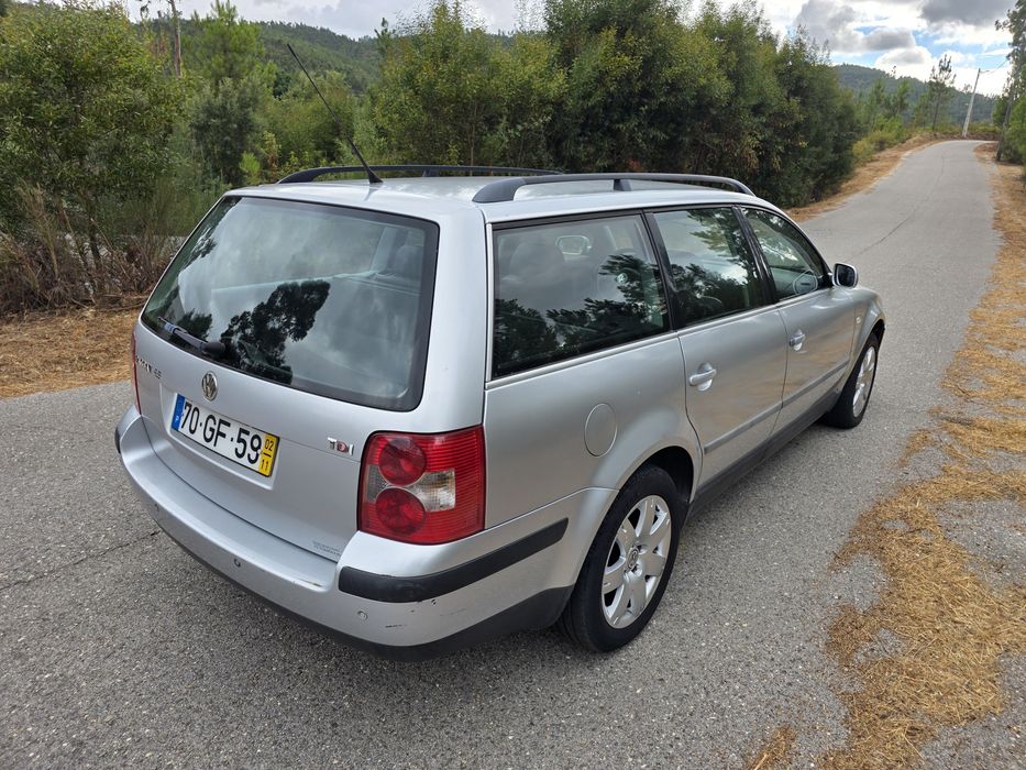 Volkswagen Passat 130 CV – 6 Velocidades – 2002 foto 3