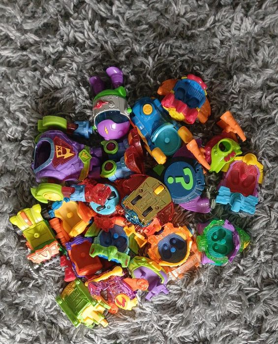 Super zestaw figurek zings 242 szt