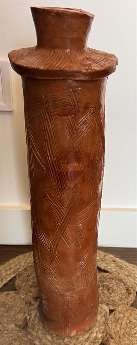 Vaso barro cor teracota.