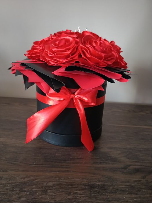 Flowerbox wieczny bukiet róż z wstążki handmade