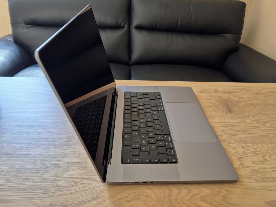 MacBook M1 PRO 16GB RAM 512GB SSD
