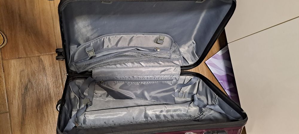 Чемодан на колесах 65×38×24 см