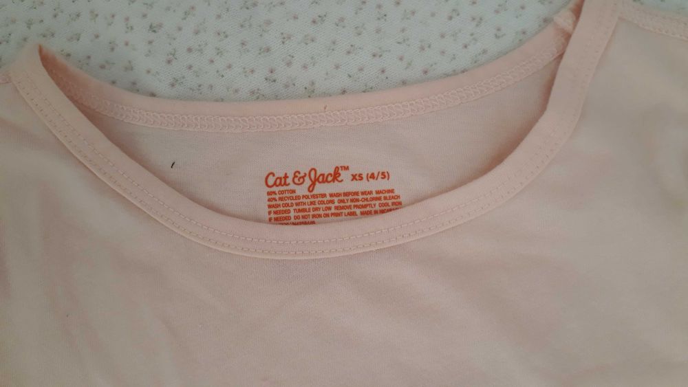 Нова футболка на дівчинку 5-6 років