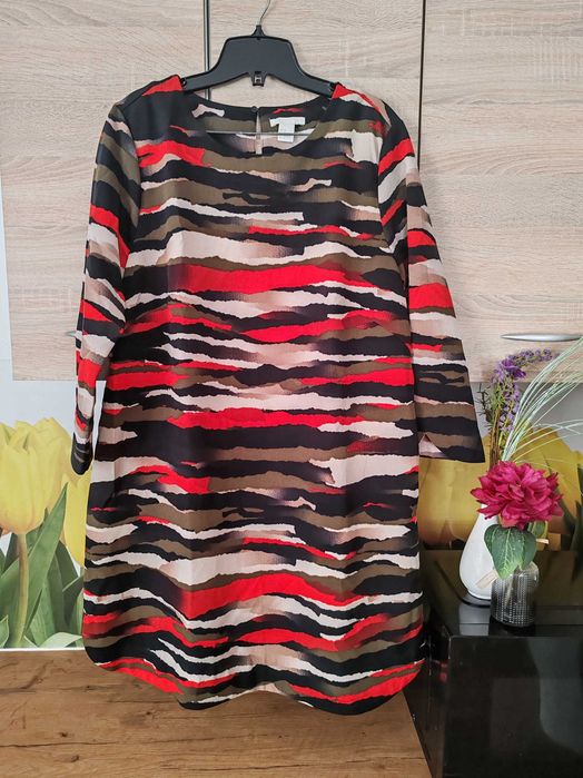 Śliczna koktajlowa mini sukienka H&M rozmiar 44 poliester/elastan