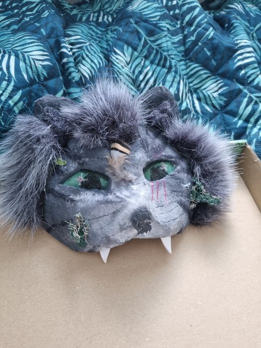 Maska therian szara