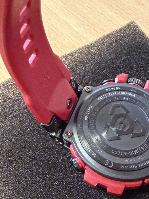 Idealny Ducati G-shock MTG B1000B komplet
