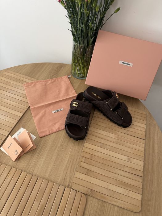 Klapki Miu Miu Nappa Maiilasse Suede Sandały Calzature Donna