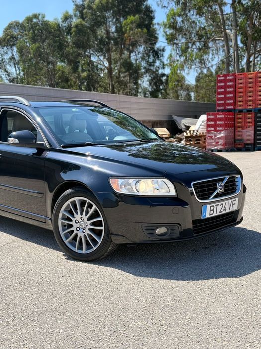 Volvo V50 2.0 Gasolina 140cv • 2009 • Full Extras • Muito bem estimada