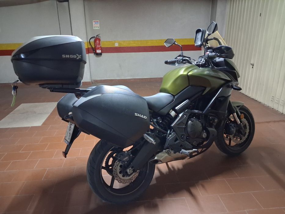 Kawasaki versys 650 com 3 malas
