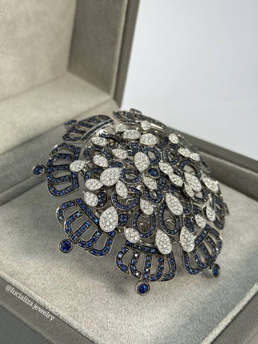 Брендова каблучка з сапфірами та та діамантами