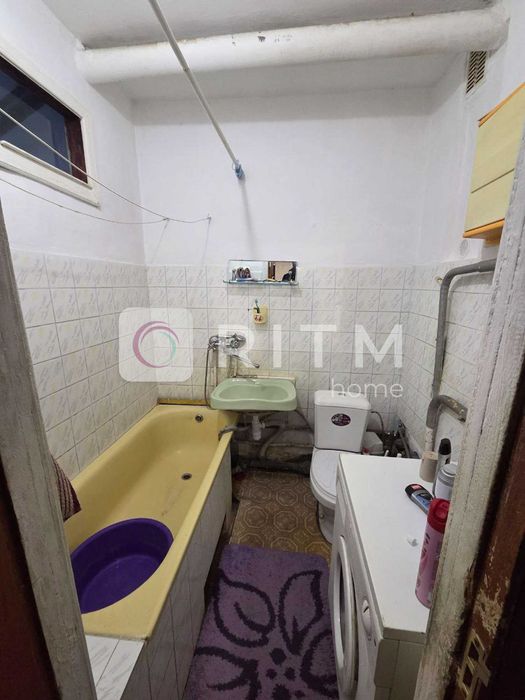 Продається 1-кімнатна квартира в цегляному будинку