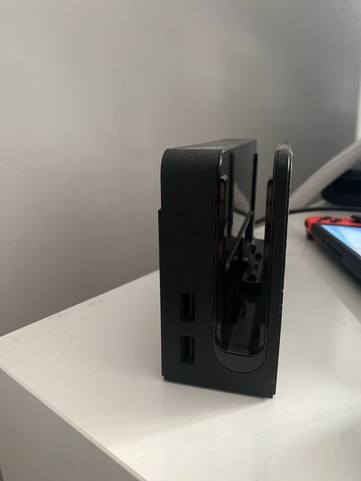 Nintendo switch + 2 comandos