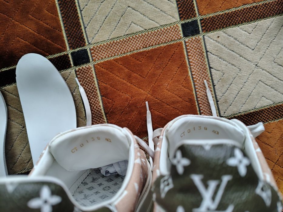 Жіночі кросівки Louis Vuitton 40 розмір