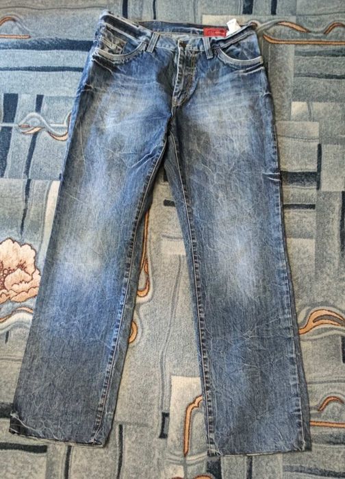 Мужские  джинсы.