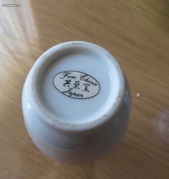 Jarra Japonesa, Porcelana,  Certificada, pintada e orlada ouro Anos 40