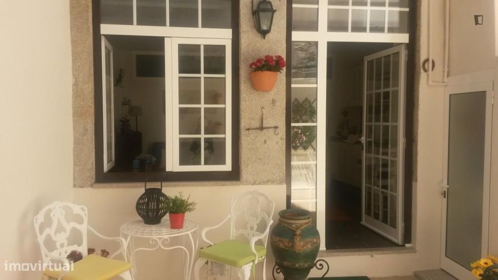 Apartamento com 1 quartos - localizado em Miragaia Porto
