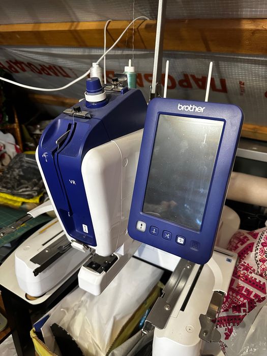 Вишивальна машинка Brother