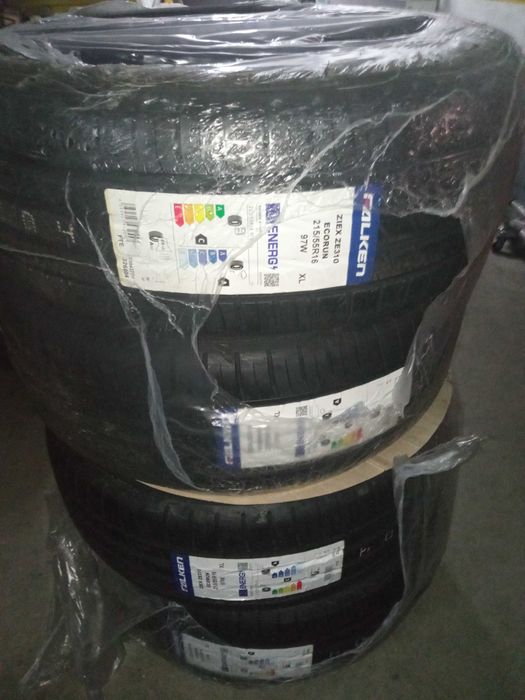 Pneus completamente novos Falken 215/55 R16