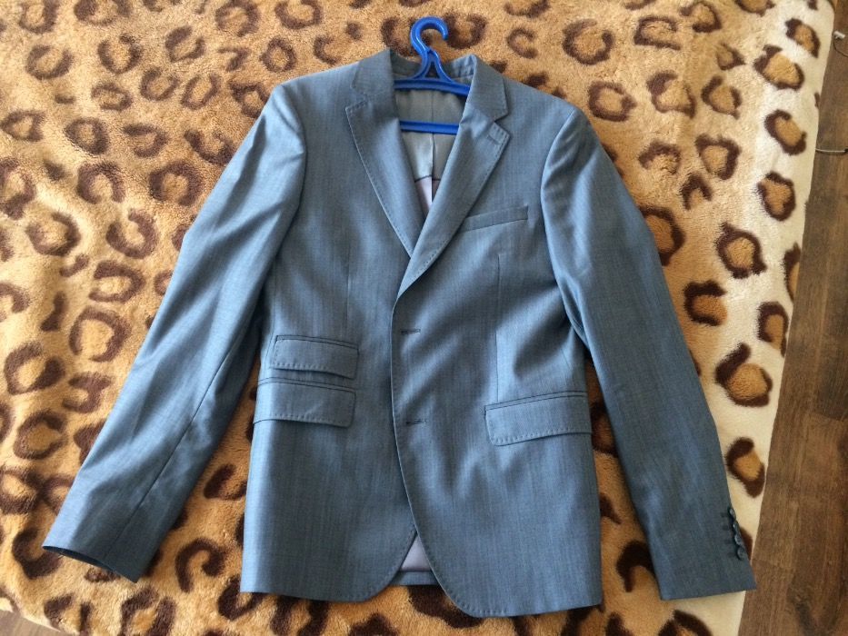 Новий чоловічий піджак сірого кольору 46 розмір
