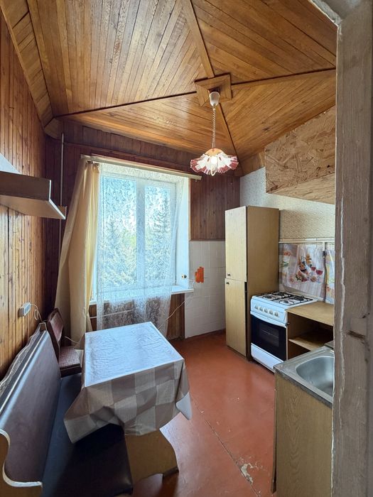 Продаж 2-кімнатної квартири вул. Вадима Гурова, 11