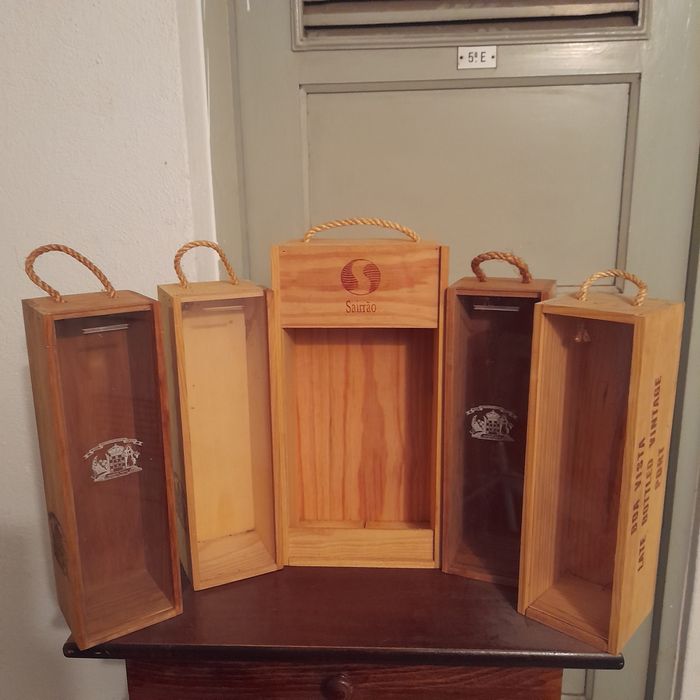 Garrafeiras e caixas ver fotos