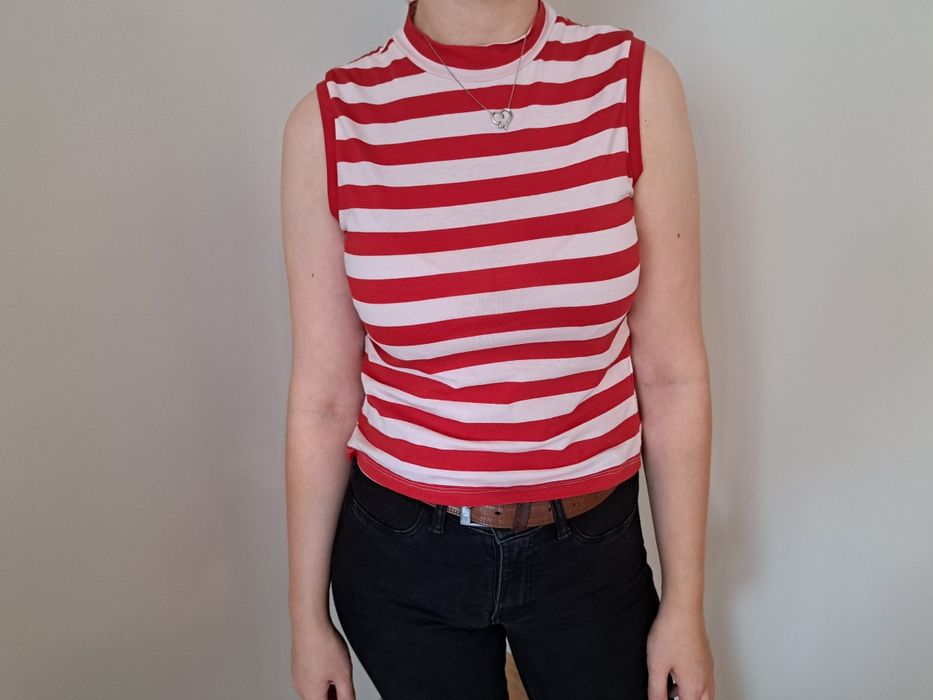Bluzka w biało - czerwone paski
