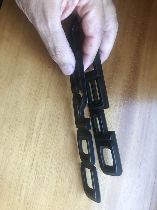 / Letras / simbolo audi em aluminio