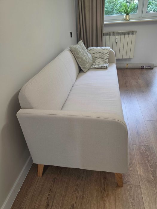 Sofa w kolorze śmietankowym nierozkładana