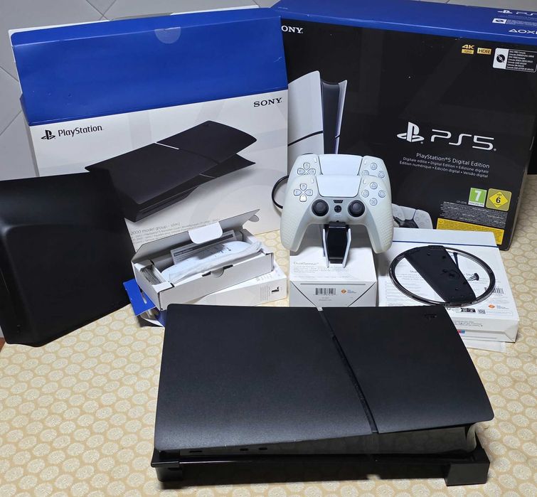 Playstation 5 Digital/2 comandos + extras.
