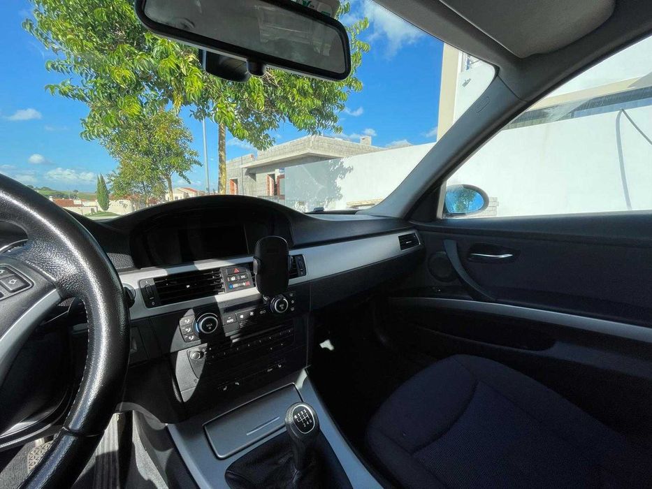BMW 318d Touring (2008) – Muito Equipada | Manutenção em Dia