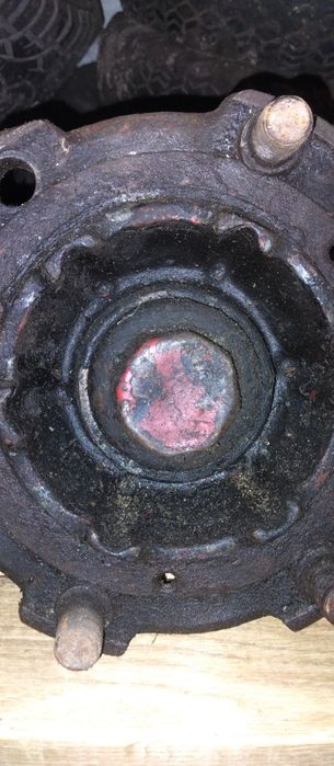 Дві різні ступіци газ 52-53