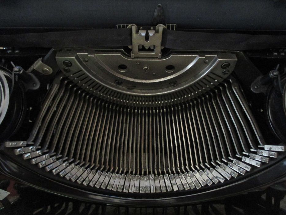 Maquina de escrever antiga Mercedes